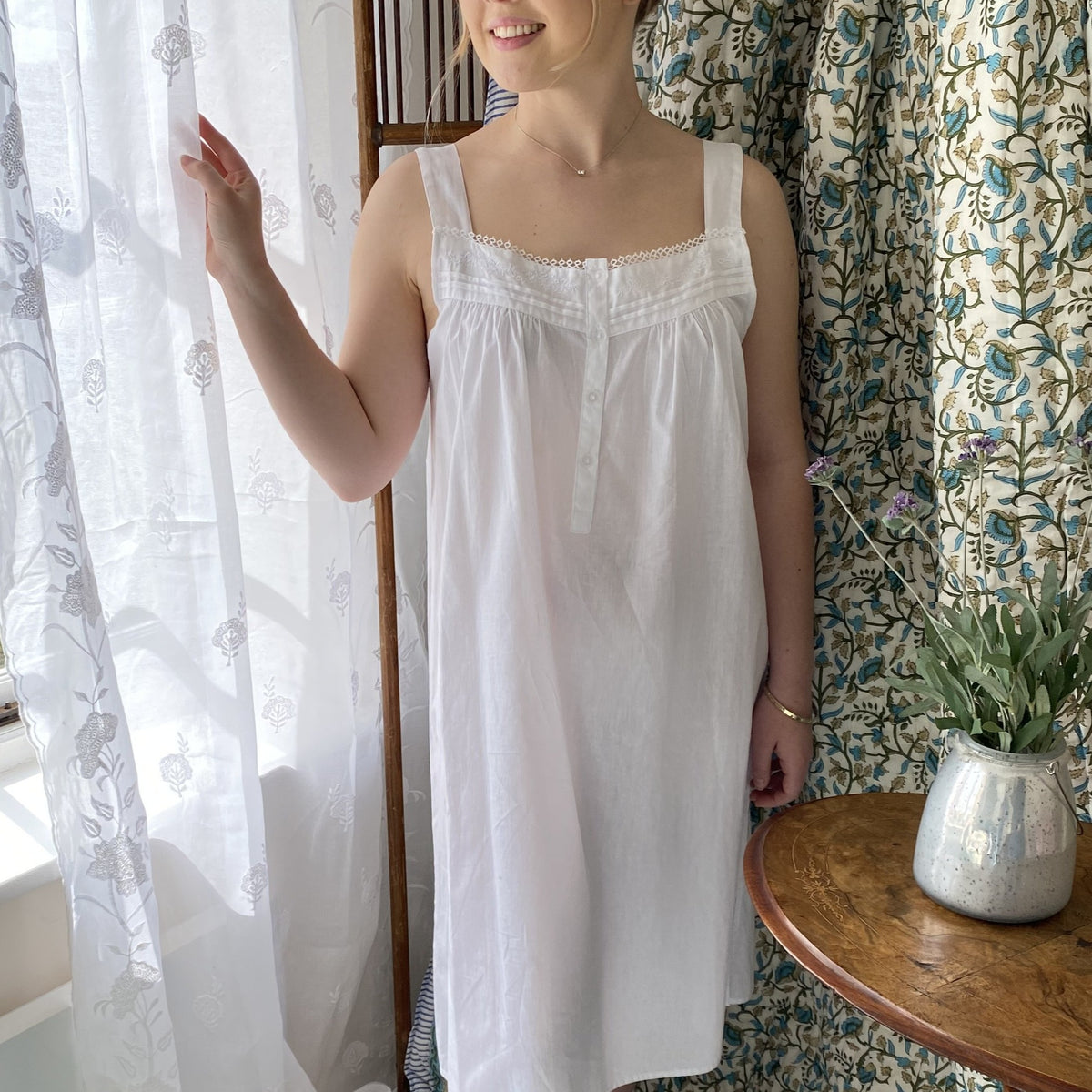 Jane with white embroidery – English Rose Linens